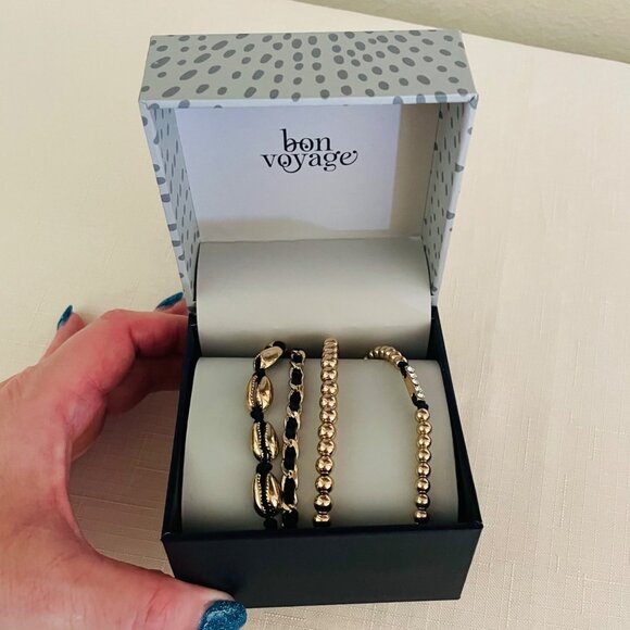 Bon Voyage 4-Piece Goldtone Bead Seashell and Rhinestone Bracelet Set w/Gift Box - Picture 2 of 7